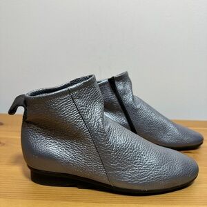 Arche | Silver Leather Baryky Ankle Boots – EU 36 / US 5.5 – Back Zip